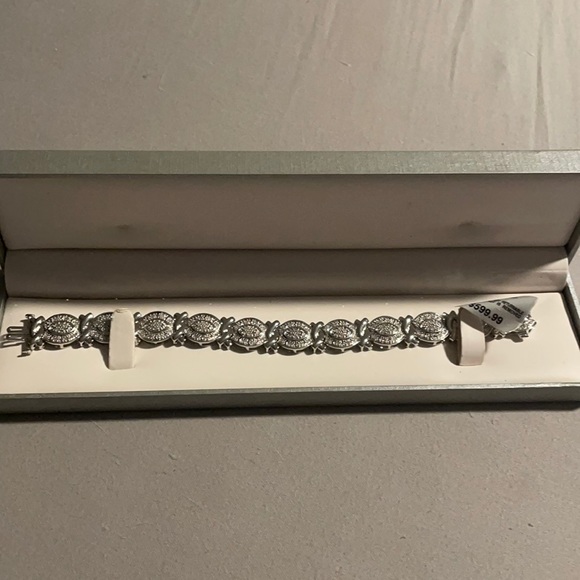 2.00 CTW diamond bracelet